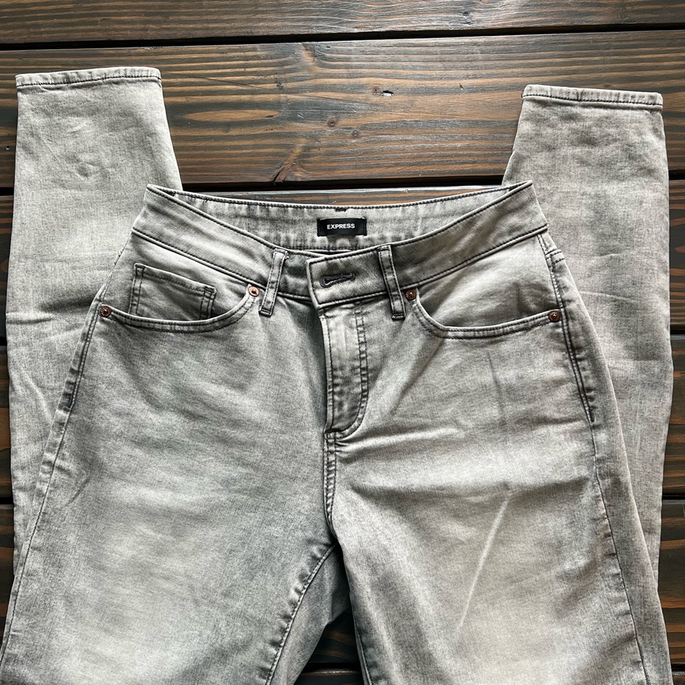Express Women's Gray Curvy Fit Mid Rise Skinny Jeans